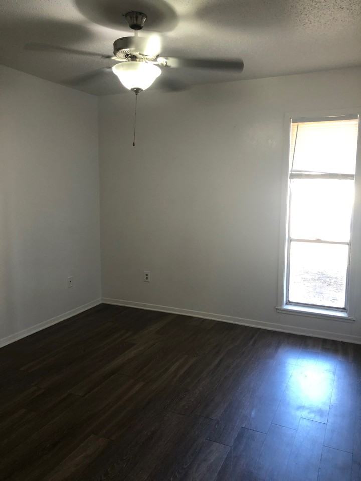 2906 Lourdes St #2906 - Photo 6 of 9
