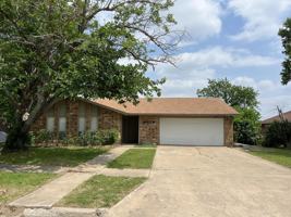 featured image of 2306 Hunt Dr #1