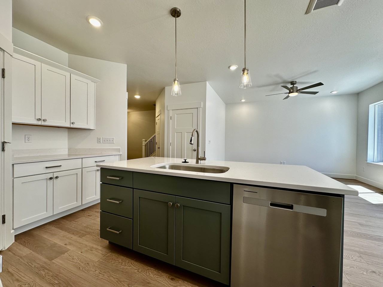1547 W Banner Dr - Photo 4 of 22