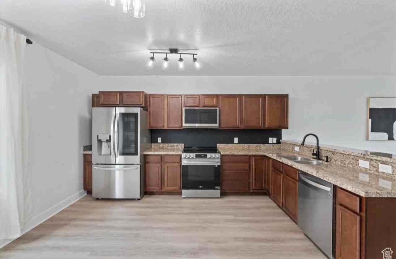 3709 S Gowan Ln - Photo 4 of 18