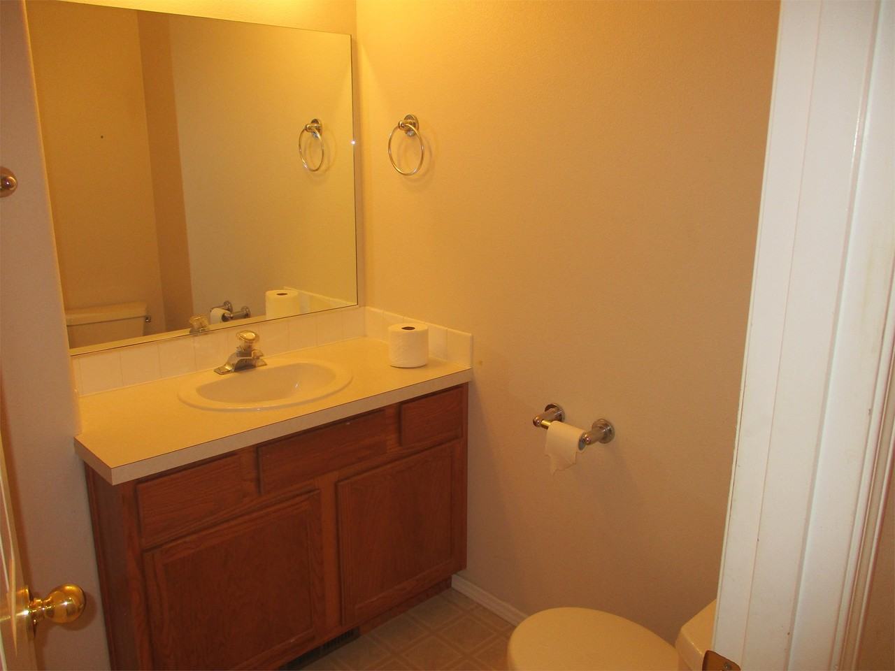 653 Oakwood Dr #1 - Photo 5 of 12