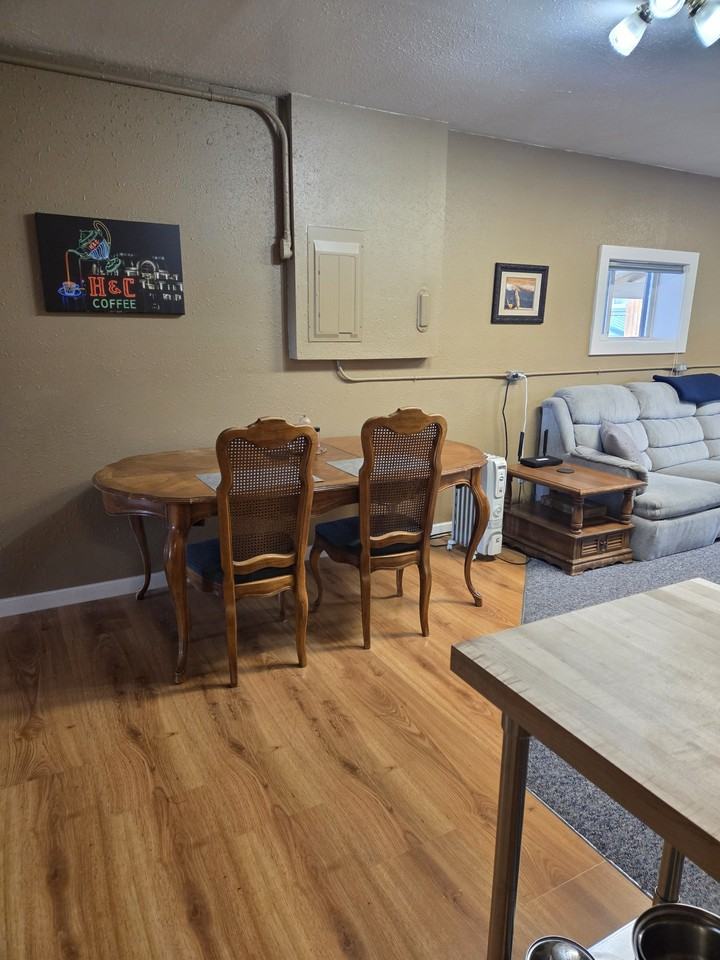 143 N Jackson Ave #1 - Photo 5 of 13