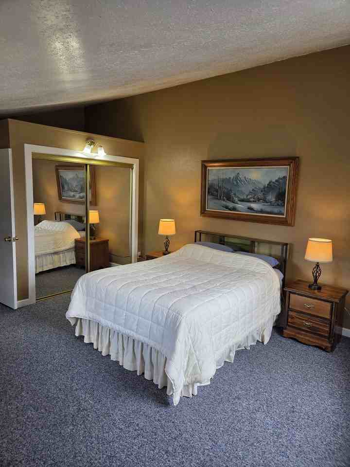 143 N Jackson Ave #1 - Photo 7 of 13