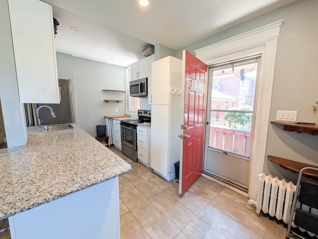 55 Wellington Street South - 3 - Photo 6 of 24