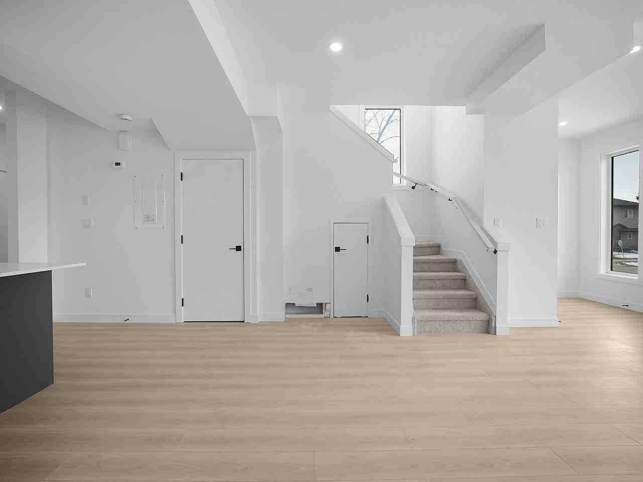 12145 101 St Nw - Photo 4 of 7