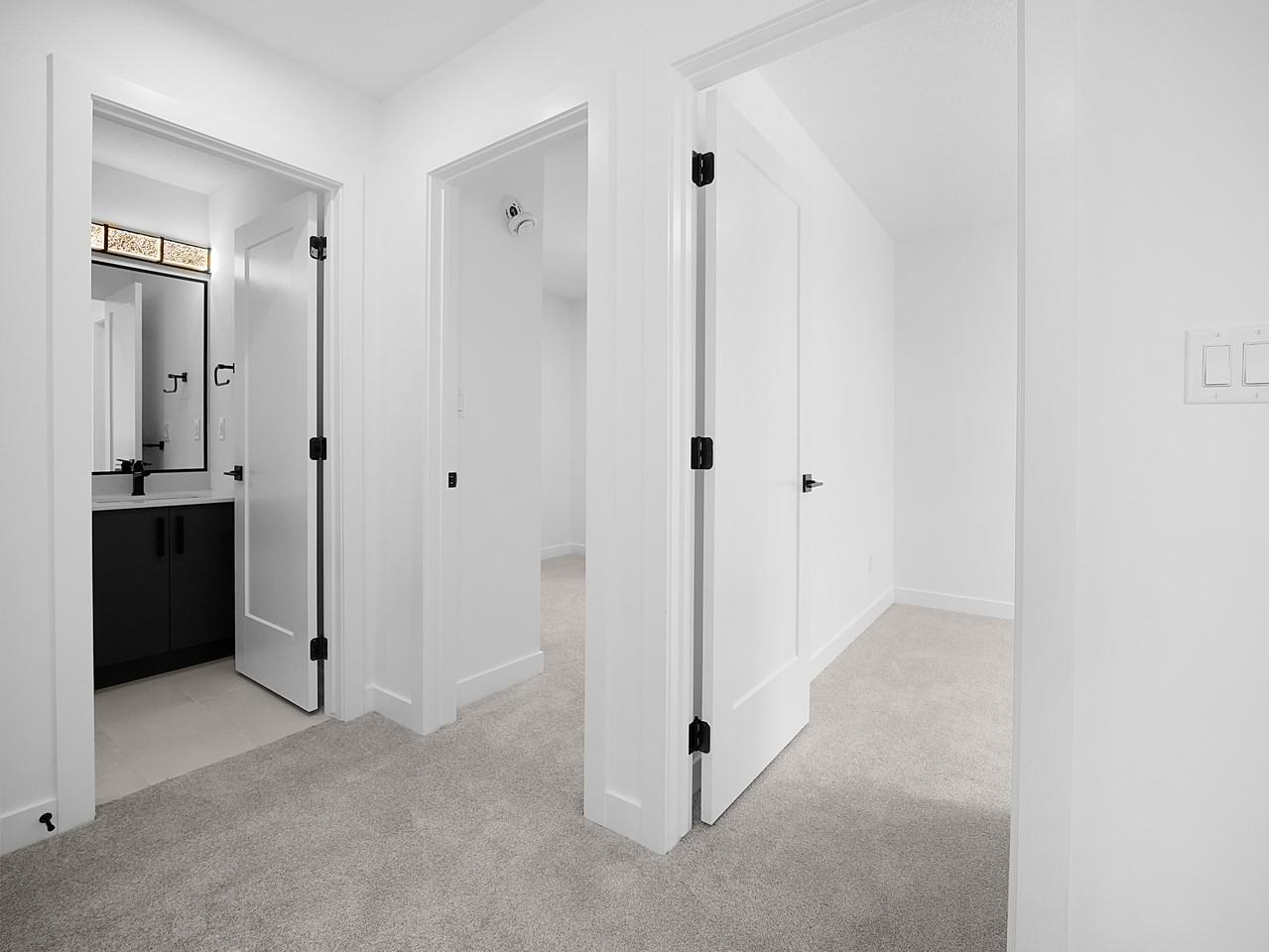 12145 101 St Nw - Photo 5 of 7