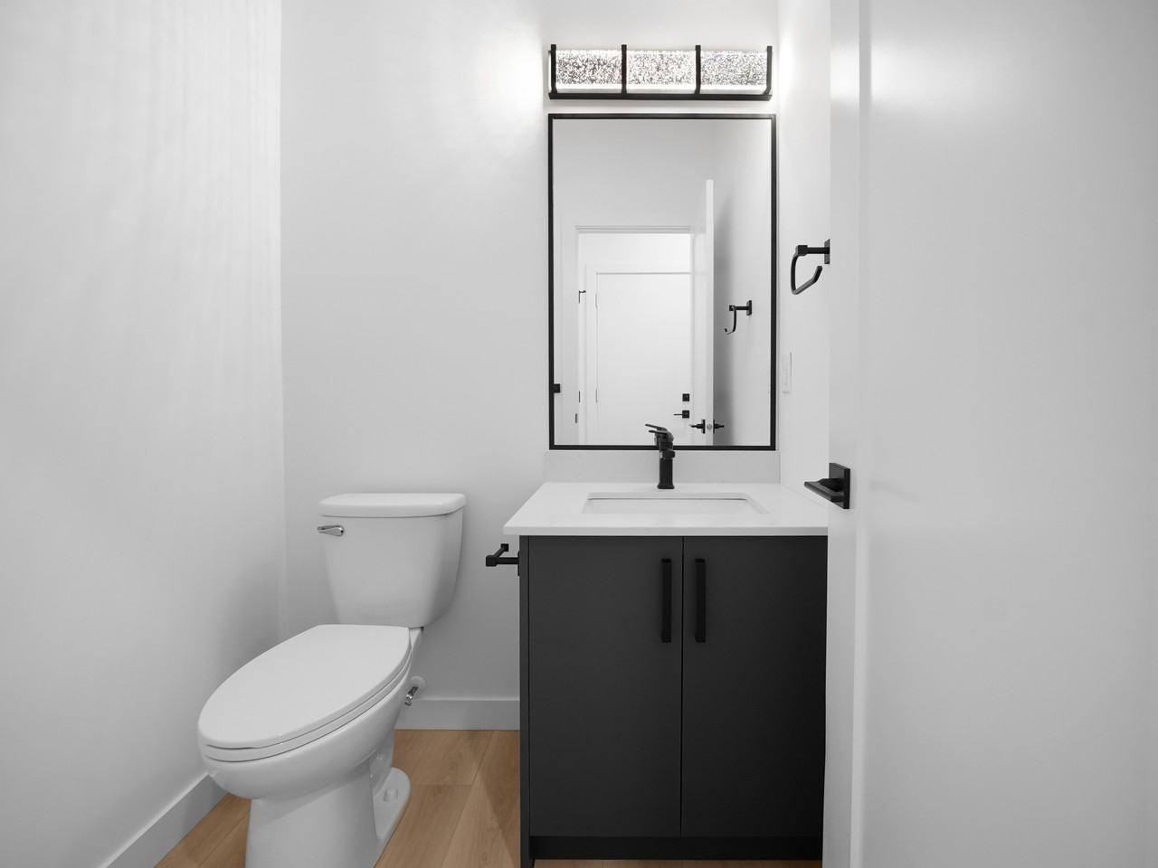 12145 101 St Nw - Photo 7 of 7