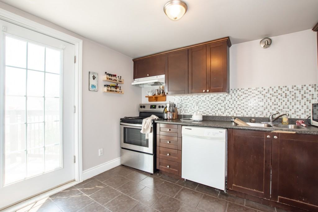 62 Garnet Street - Photo 6 of 16