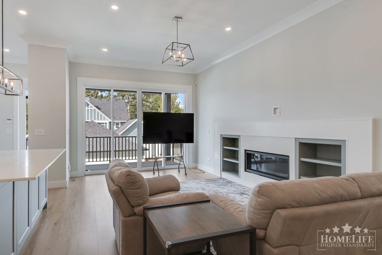 16707 25a Ave - Photo 2 of 27