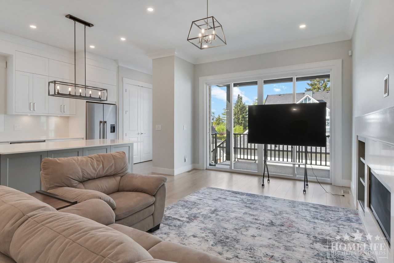 16707 25a Ave - Photo 3 of 27