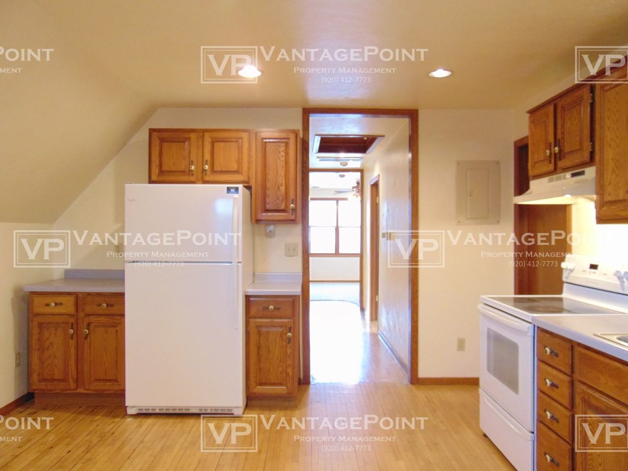 114 N Ontario St Uppr - Photo 3 of 17