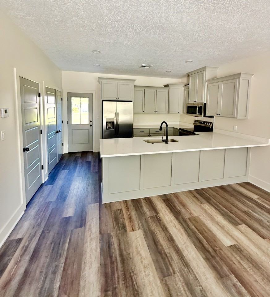 221 W Sallier St #2 - Photo 3 of 9