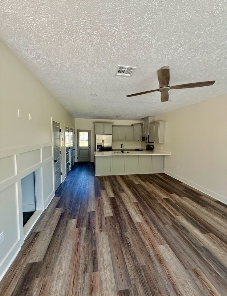 221 W Sallier St #2 - Photo 4 of 9