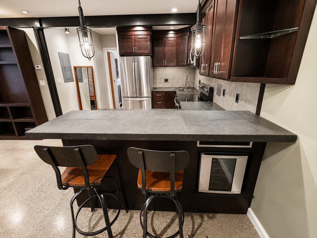 Varsity Management 418 E. Washington - Photo 2 of 7