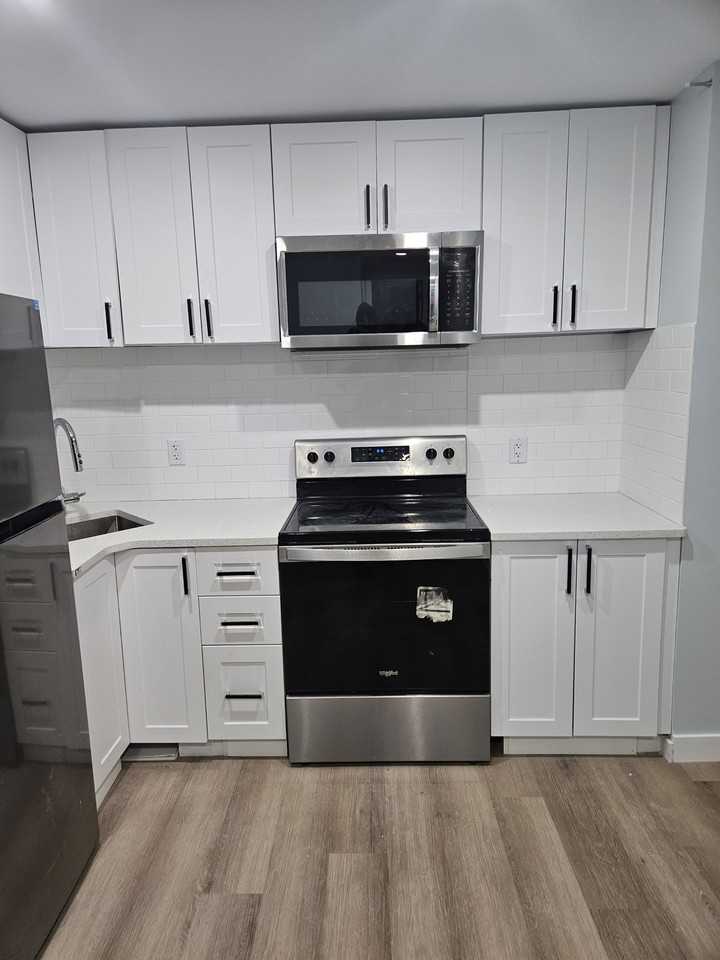 5116 Simard Ave #B - Photo 3 of 14