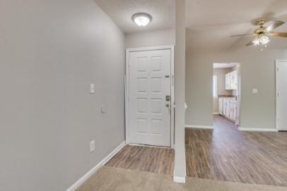 2816 Thomas Ln Apt C #2816C - Photo 3 of 23