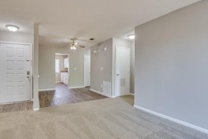 2816 Thomas Ln Apt C #2816C - Photo 7 of 23