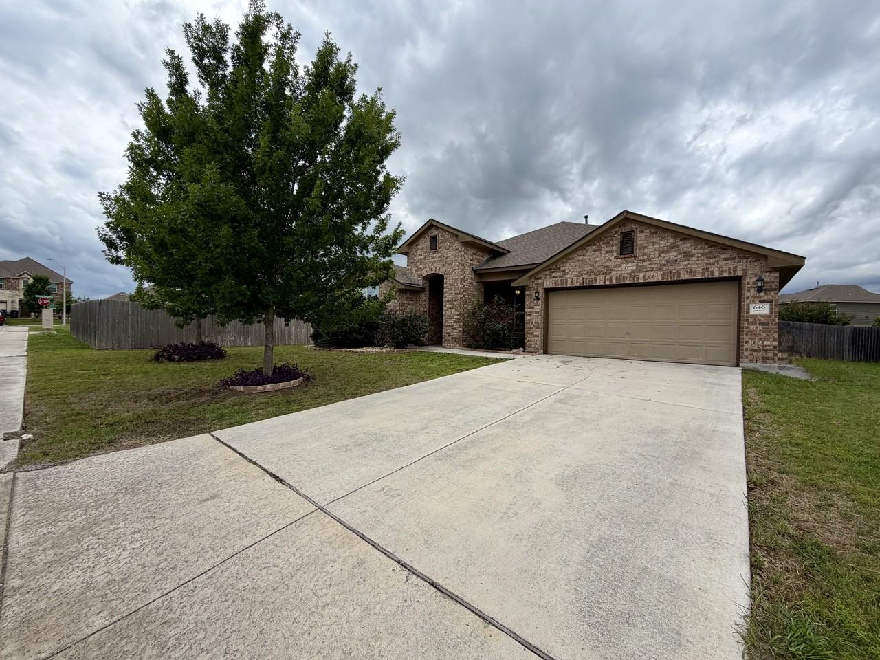 646 Ridge Lawn Dr #1 - Photo 4 of 50