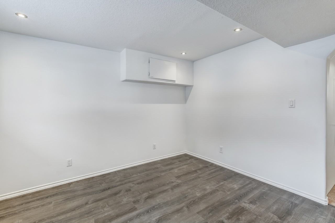 414-B 60 Avenue Northeast - Photo 5 of 25