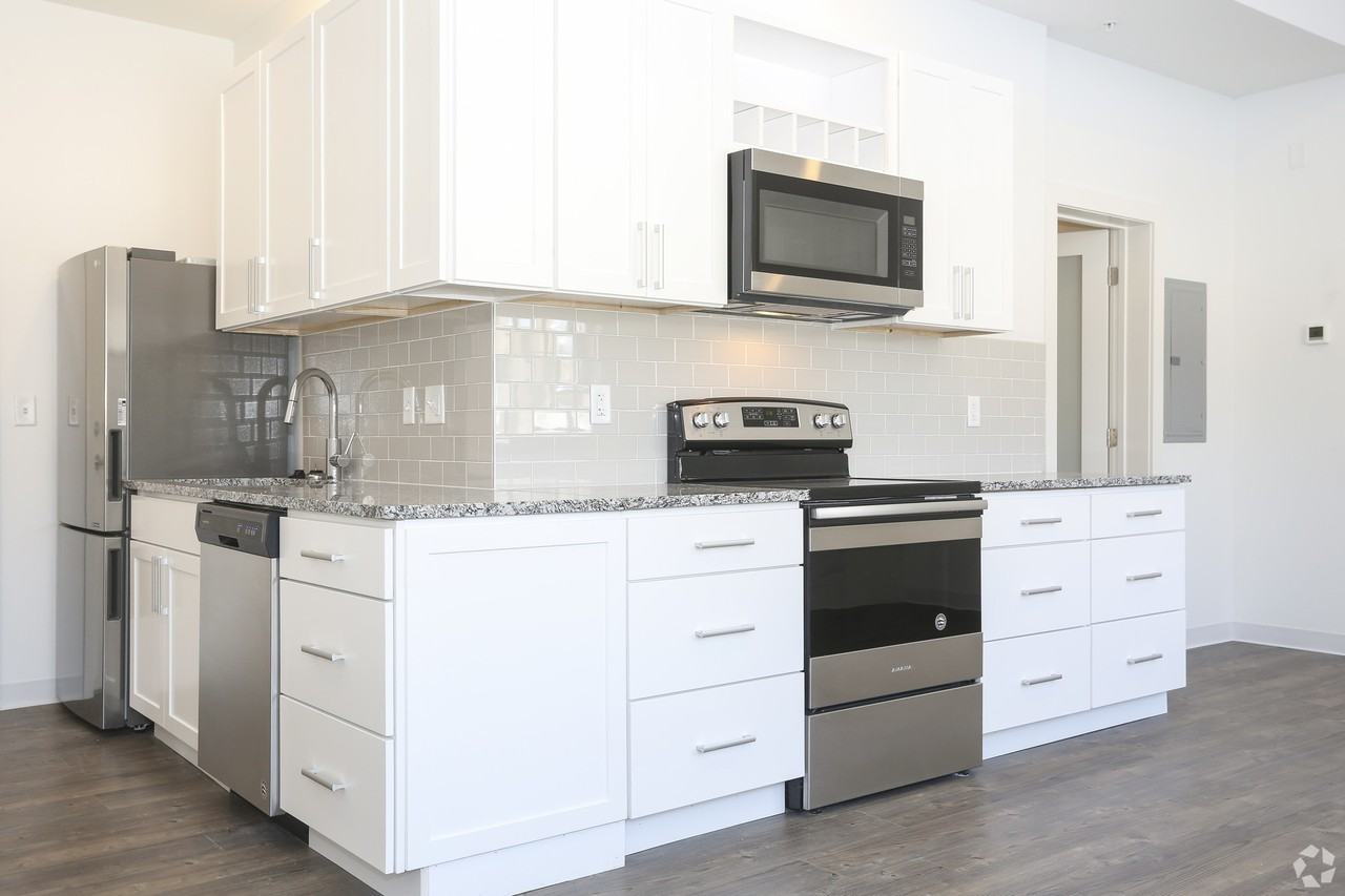 801 N Broadway St #209