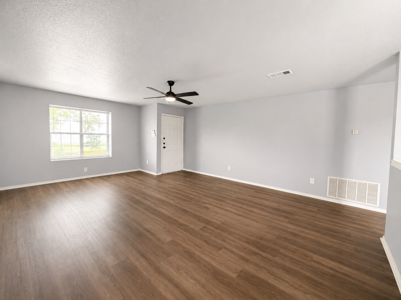 3012 Viewcrest Dr - Photo 3 of 15