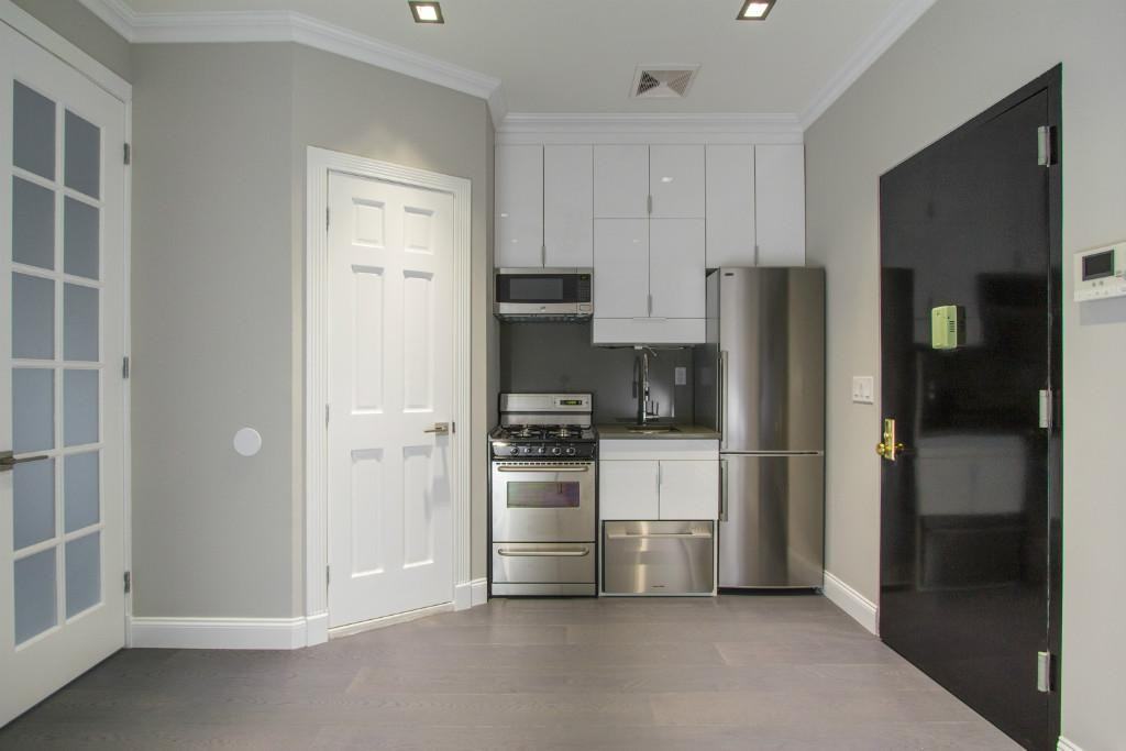 W 103rd St #3A - Photo 3 of 7
