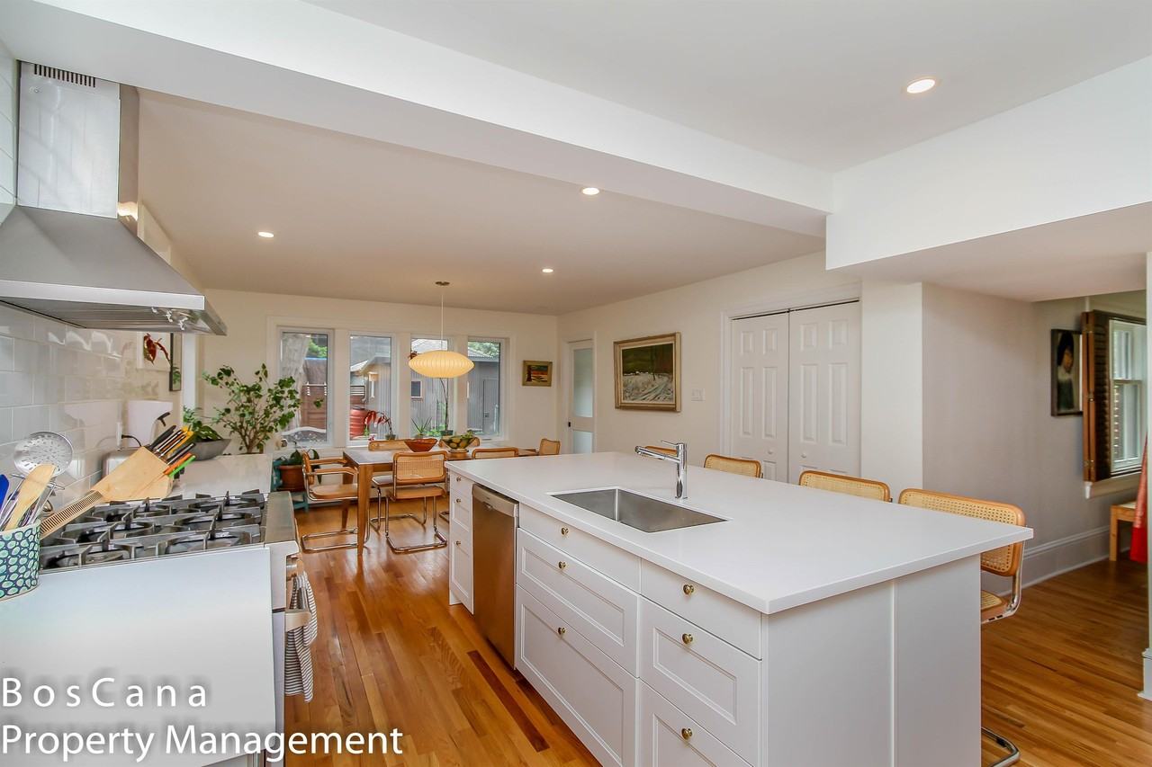 498 O'Connor St #1 - Photo 6 of 32