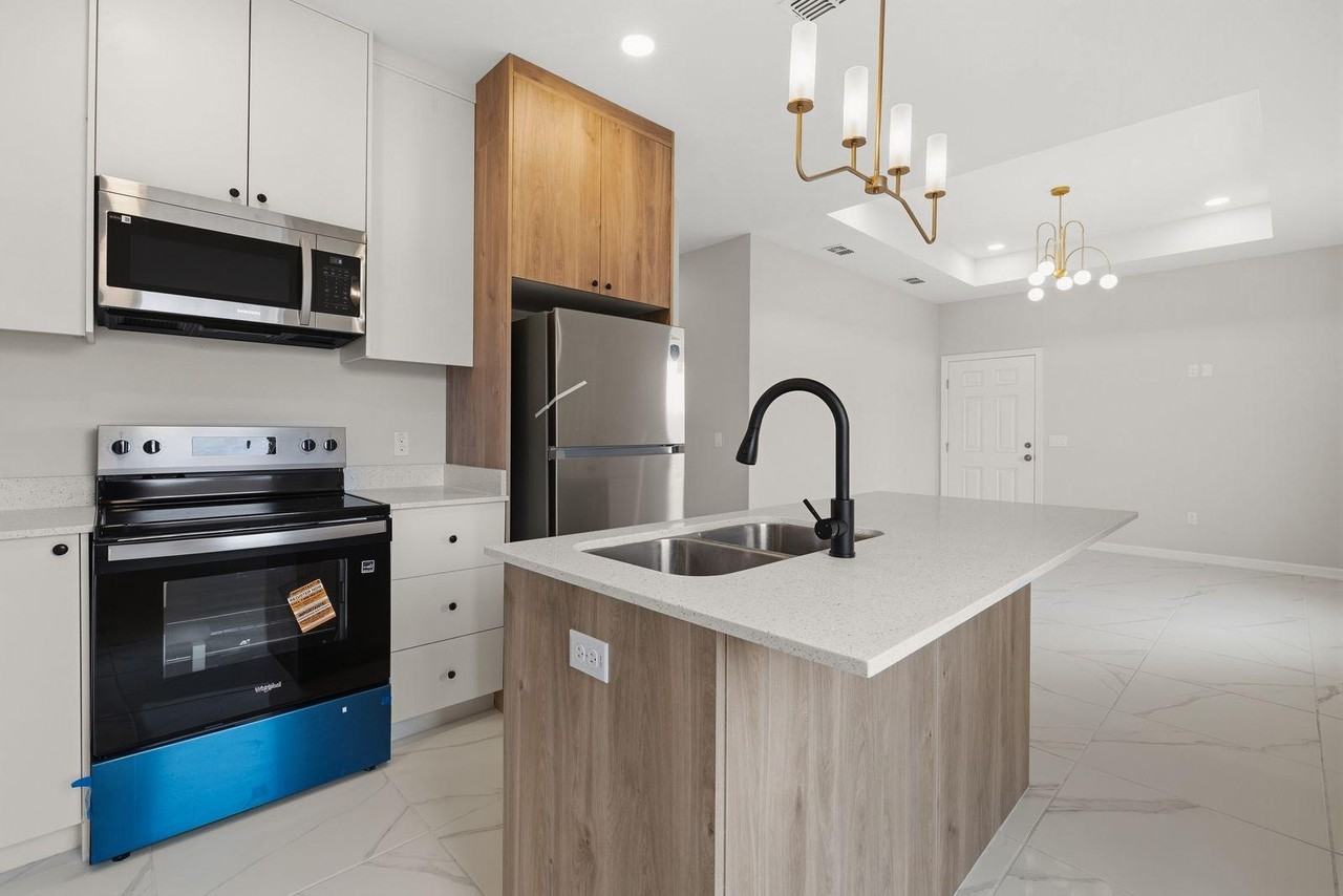 4225 Heron Ave - Photo 5 of 16