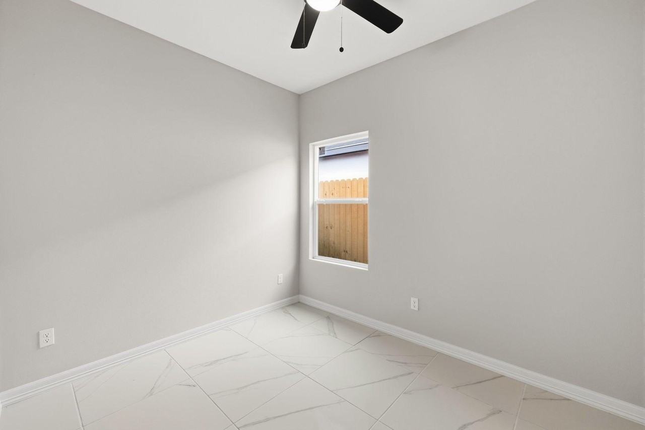 4225 Heron Ave - Photo 7 of 16