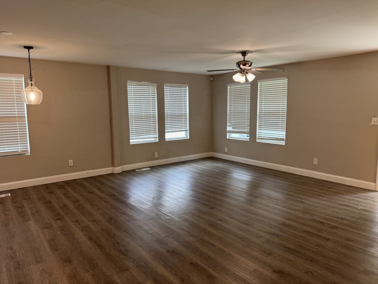 906 Skyland St #1 - Photo 4 of 14