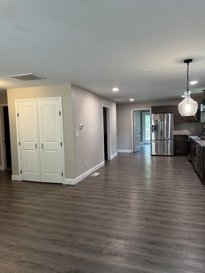 906 Skyland St #1 - Photo 5 of 14