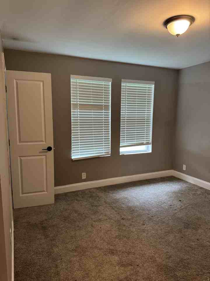 906 Skyland St #1 - Photo 7 of 14