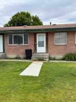 featured image of 601 E 15th St