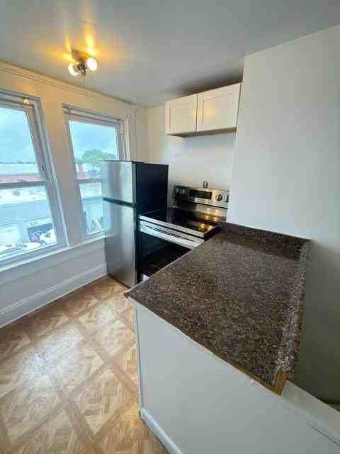 4833 Belair Rd - Photo 4 of 20