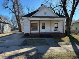 featured image of 711 E 6th Ave