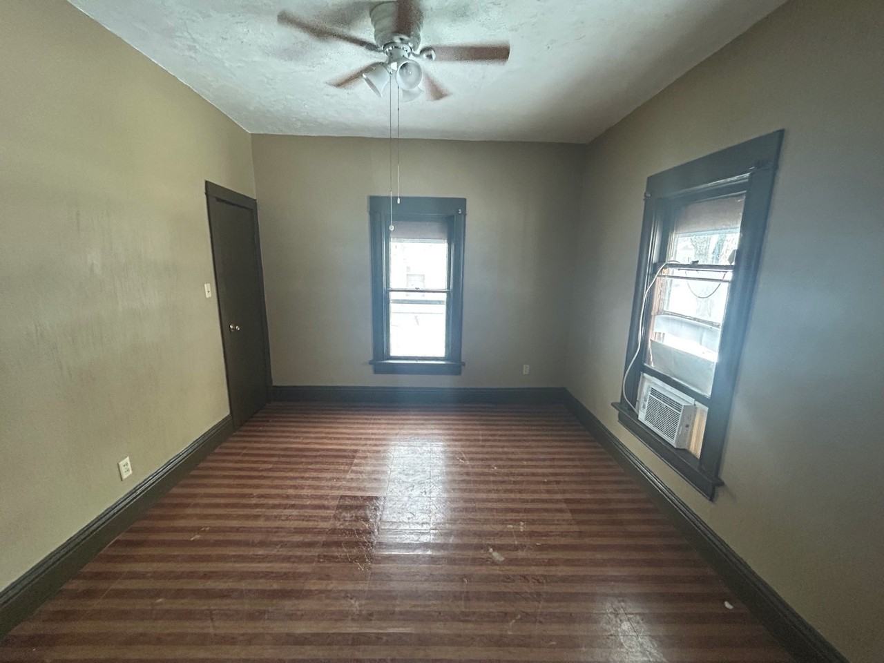 711 E 6th Ave - Photo 6 of 8