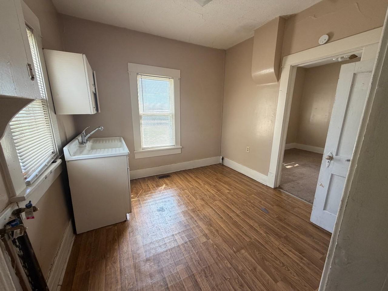 928 E 3rd Ave - Photo 5 of 8