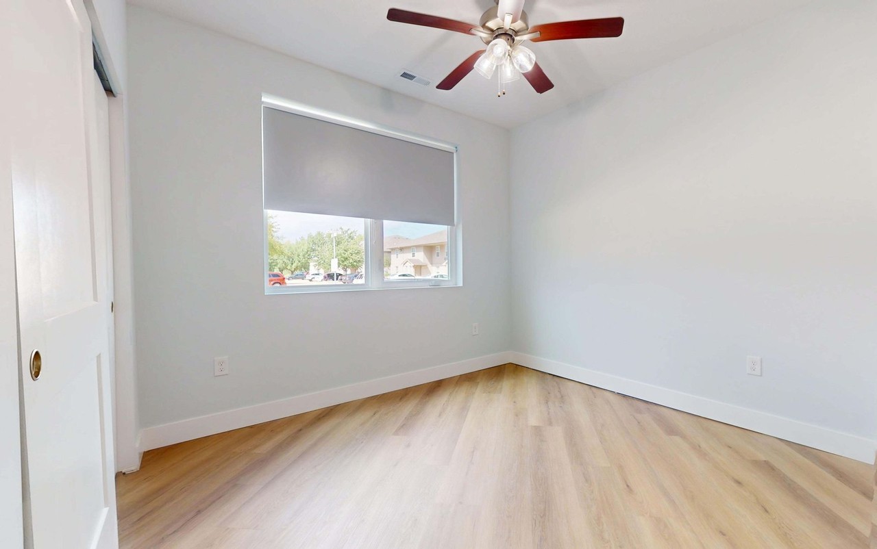 2414 N Neil - Photo 6 of 24