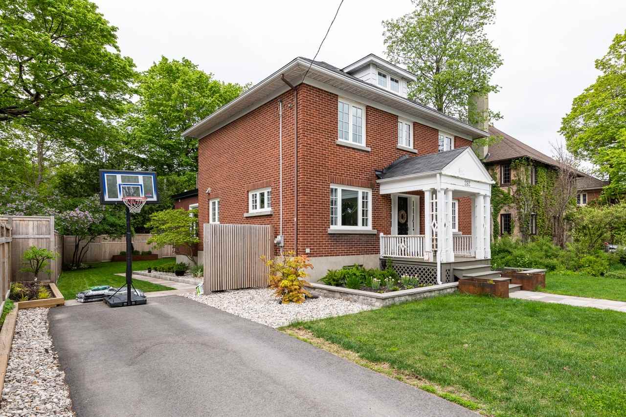 252 Harmer Ave S #1 - Photo 2 of 28