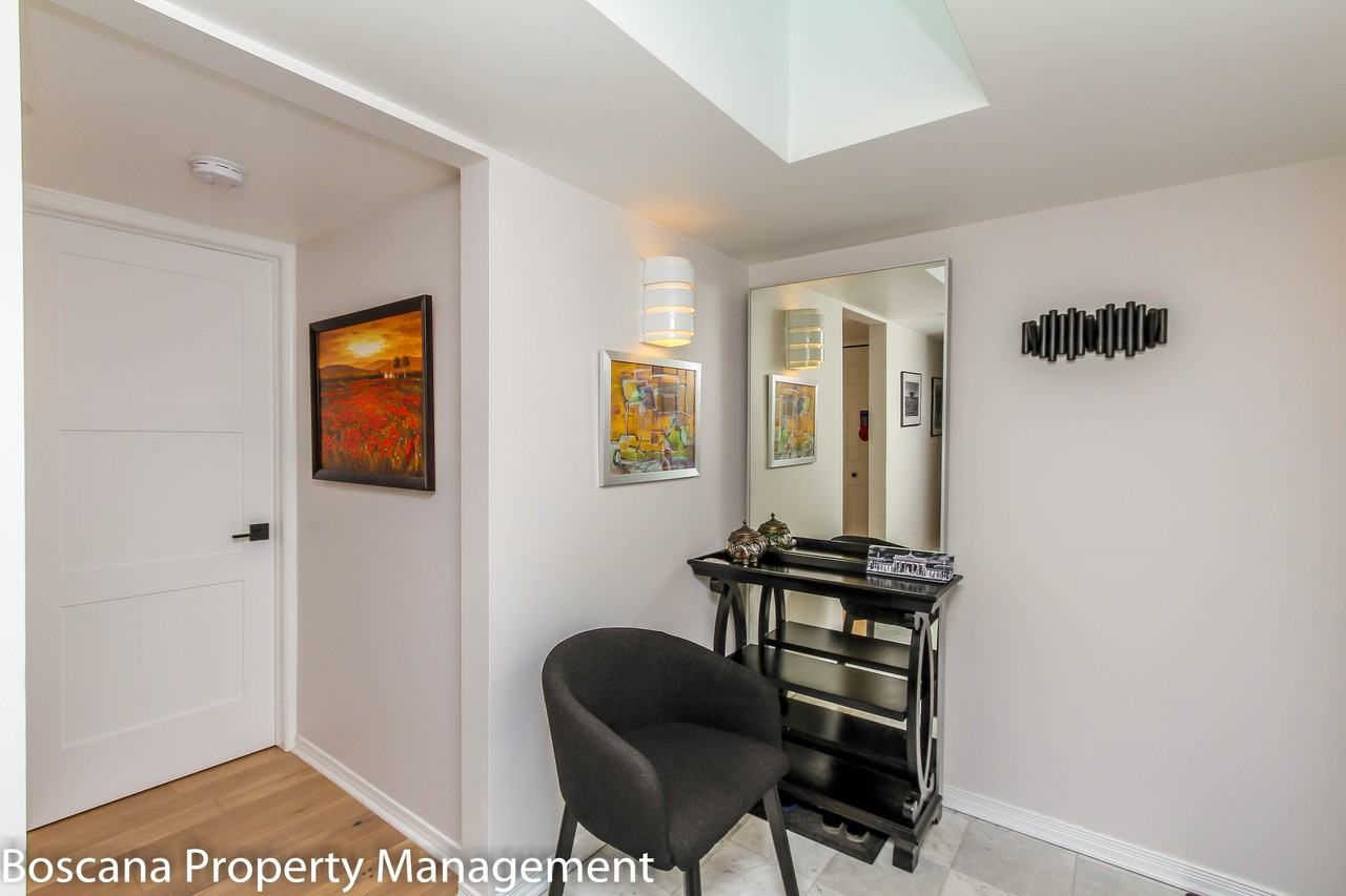 320 Crichton St #402 - Photo 4 of 30