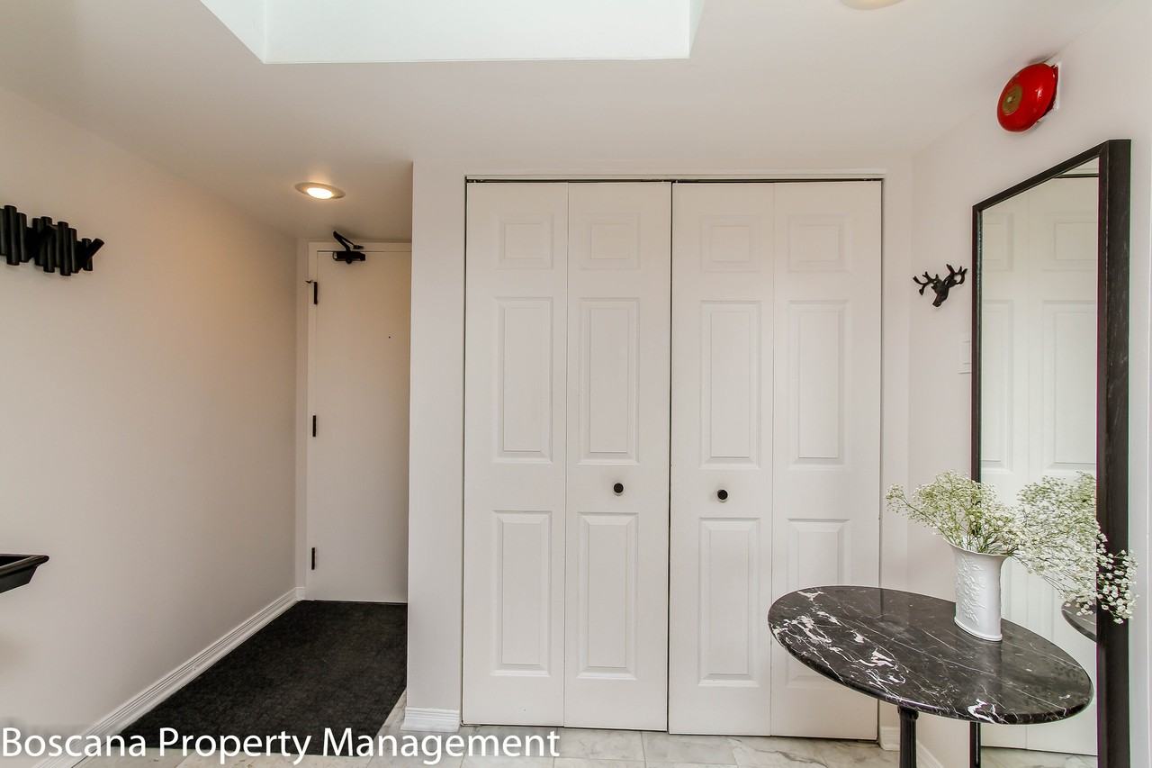 320 Crichton St #402 - Photo 6 of 30
