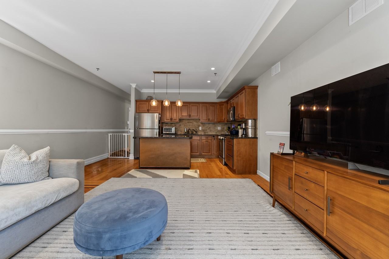618 Jefferson StreetUnit 2 #2 - Photo 3 of 20