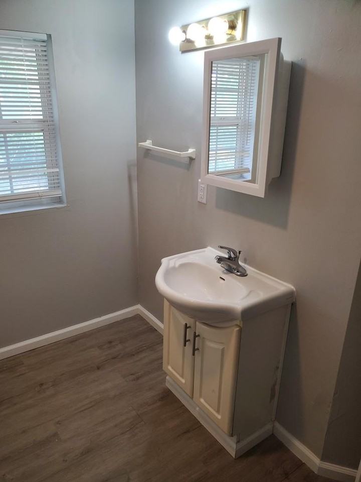 711 Mcdonald St #2 - Photo 7 of 9