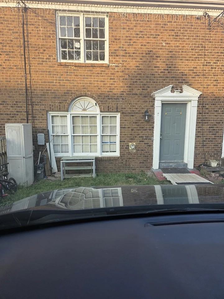 1013 Carla Pl - Photo 2 of 6