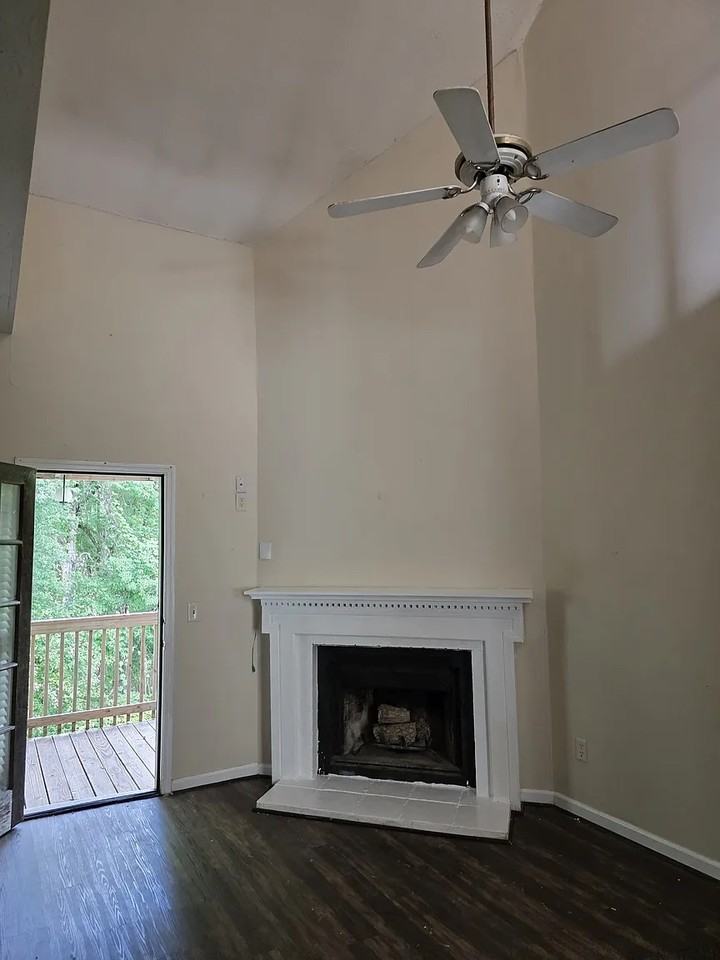 1013 Carla Pl - Photo 3 of 6