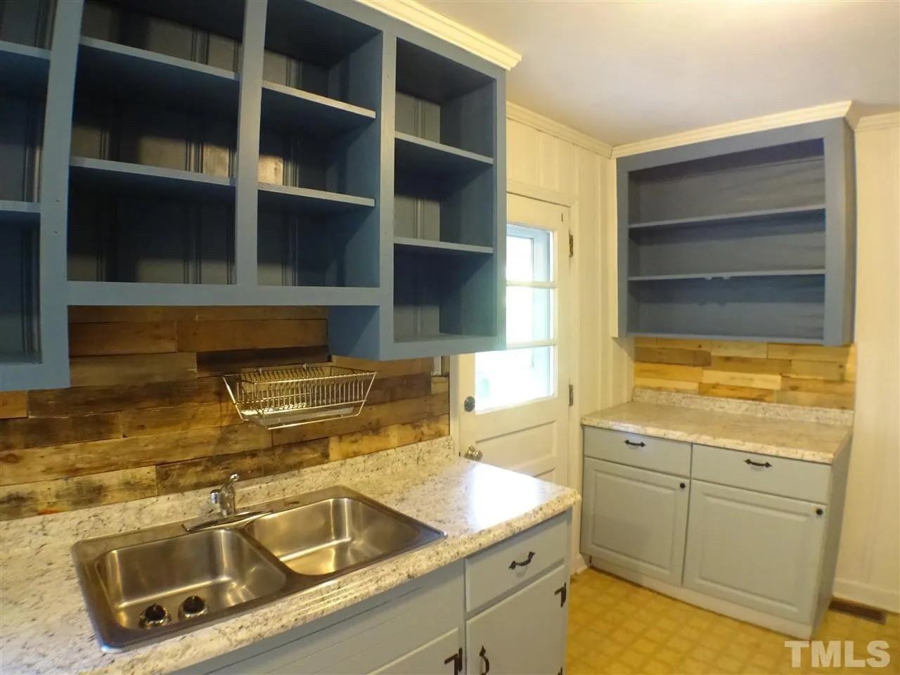 649 Sunnybrook Rd - Photo 6 of 26