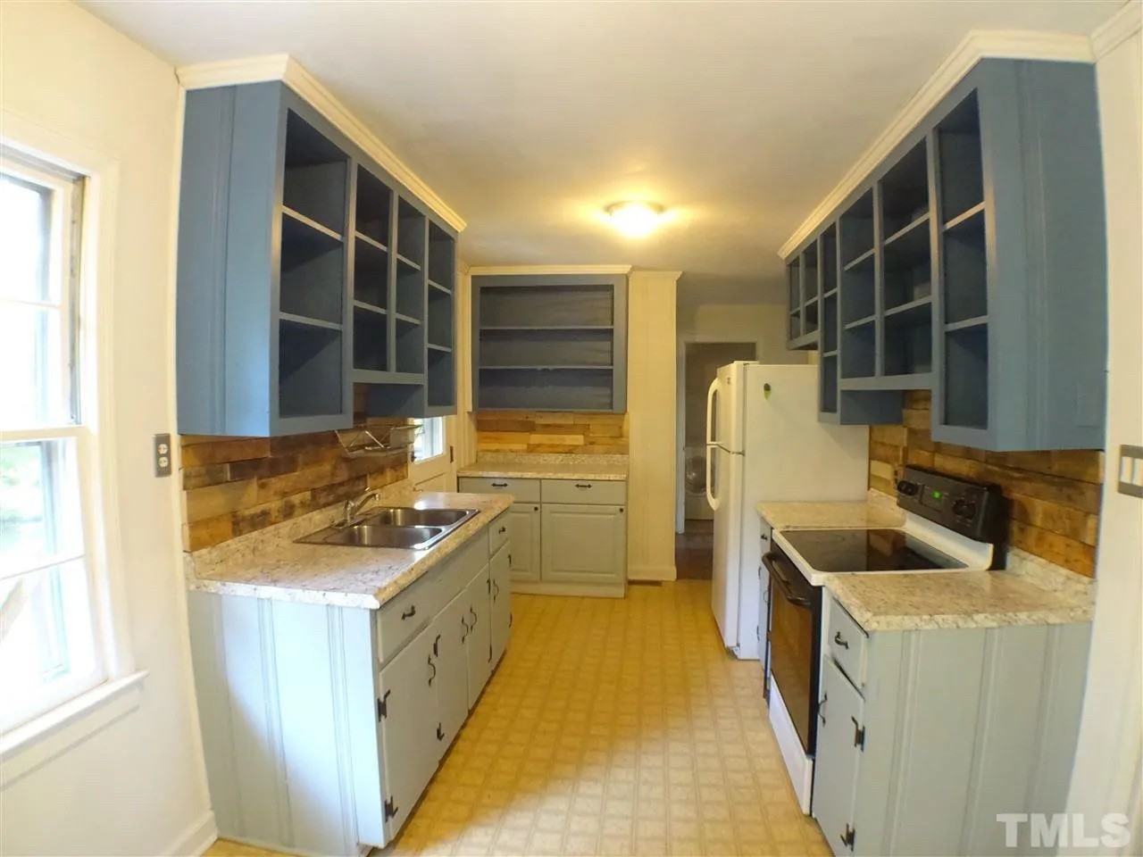 649 Sunnybrook Rd - Photo 7 of 26