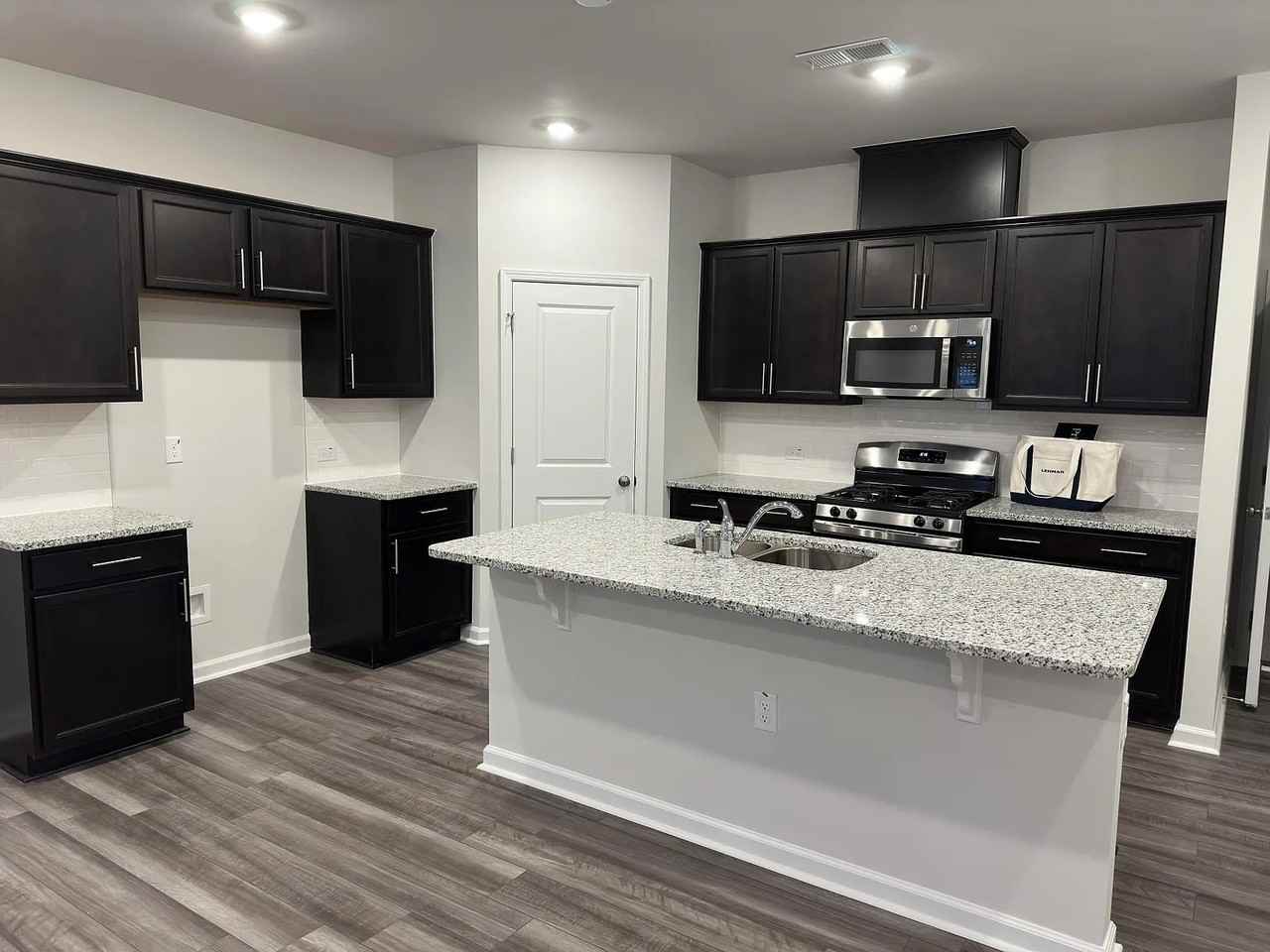 2232 Kasota Ln - Photo 2 of 35