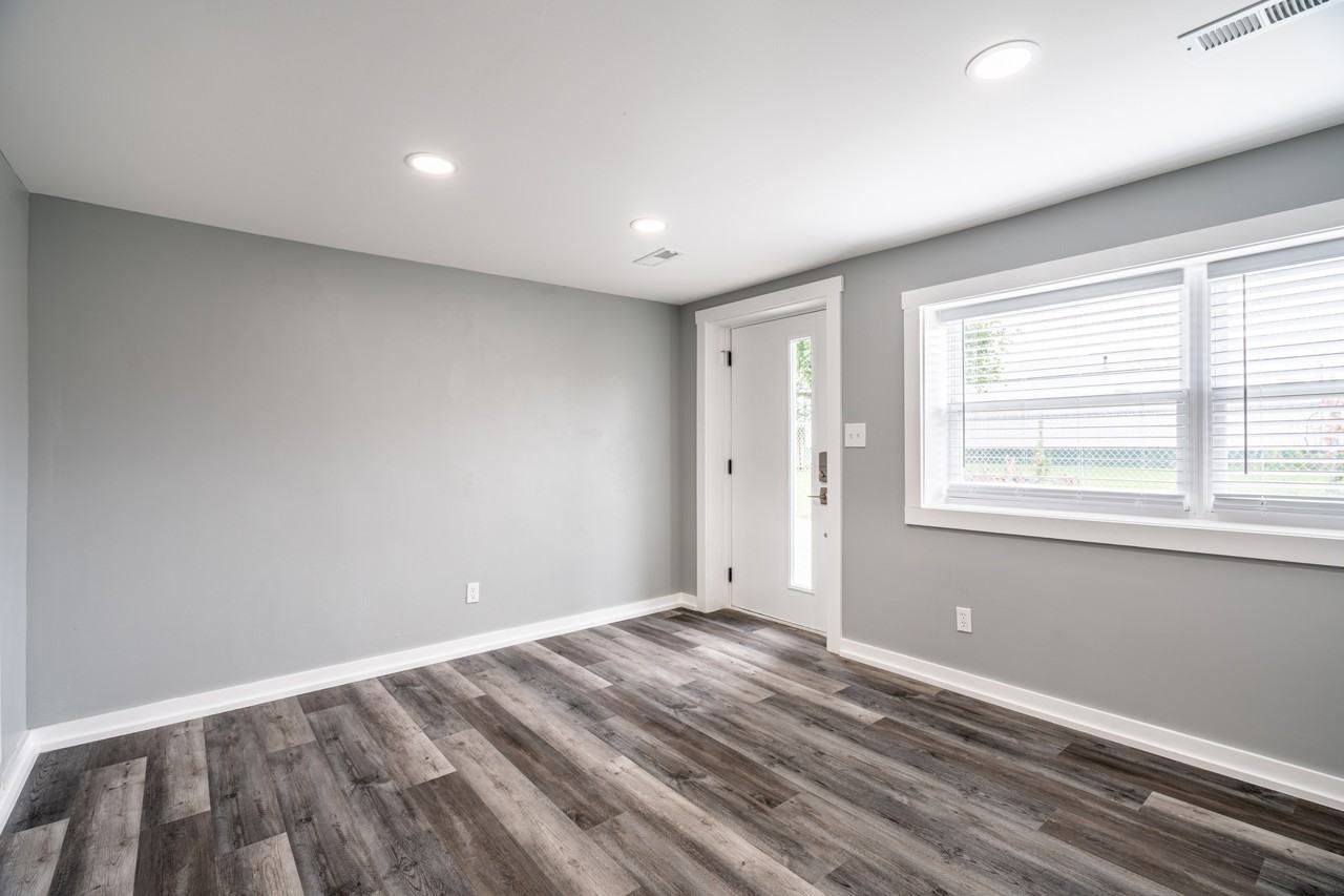 1631 Columbia Ave #A - Photo 2 of 10