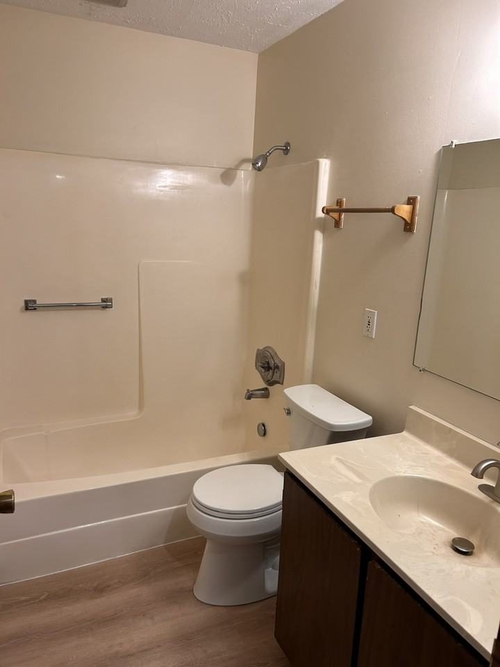 2510 Irvine Ave Nw #31 - Photo 3 of 5